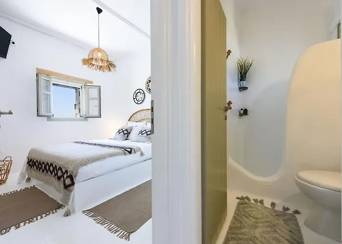 Parian Philoxenia Villa, Mikri Santa Maria